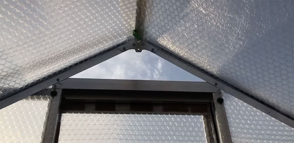 Greenhouse insulation on roof